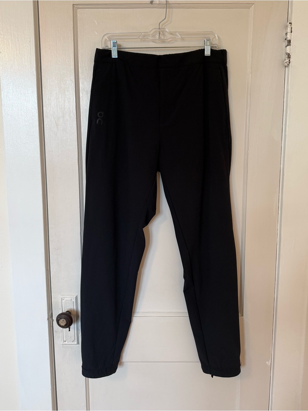 On Running Men’s Black Workout Pants - XL